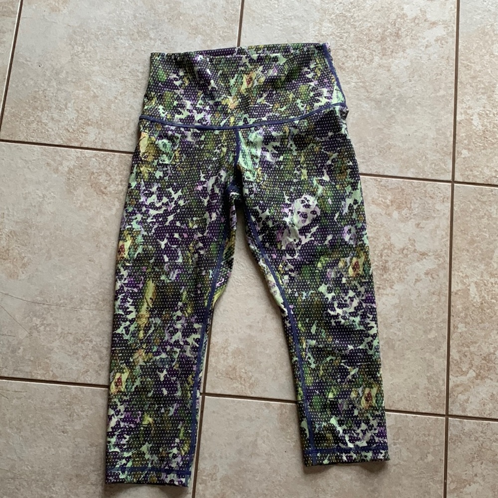 Lululemon tights.